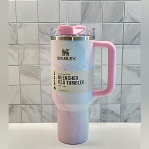 SOLD - STANLEY 40oz Stainless Steel Flowstate Quencher WATERCOLOR TULLE